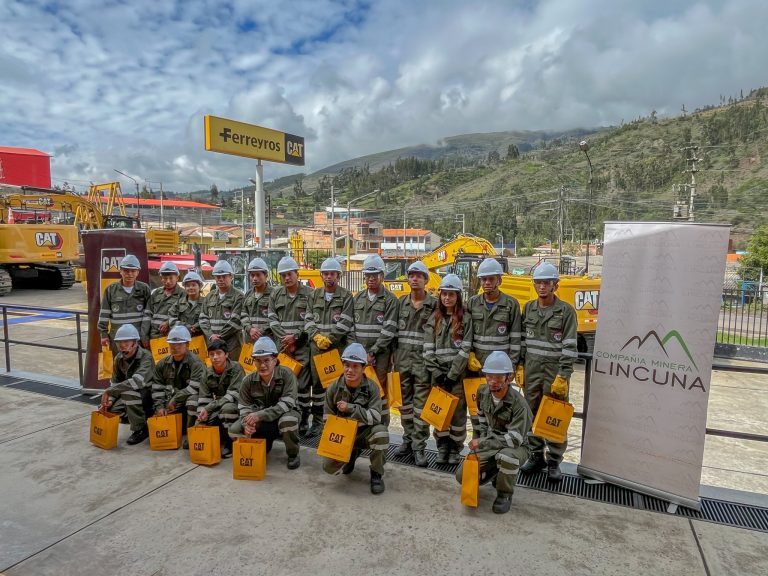 Jóvenes de Recuay y Aija se capacitan como operadores de scooptram en alianza con Ferreyros