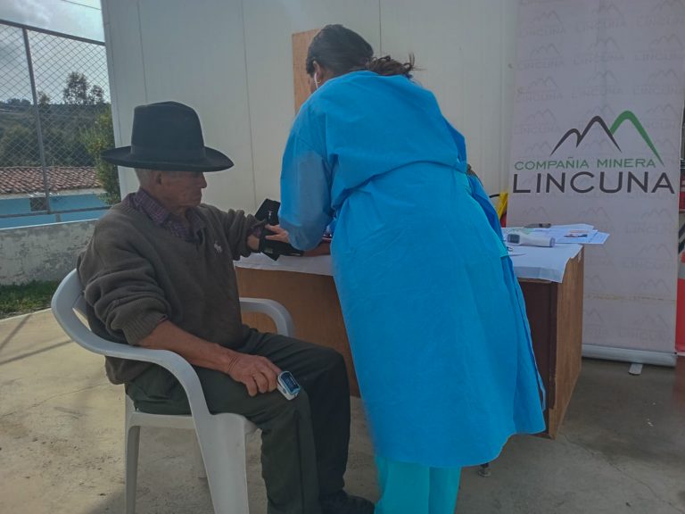 Llevamos salud a nuestros adultos mayores en Recuay