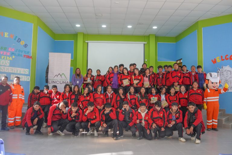 Realizamos talleres de reciclaje en colegios de Aija y La Merced.