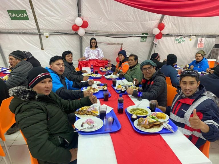 Celebramos nuestra tradición con creatividad y espíritu de equipo 3 61