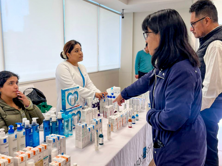 Lincuna organiza Feria de Salud y Beneficios para promover el bienestar de sus colaboradores 3 Summit (20)
