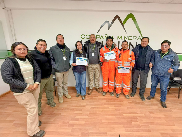 Lincuna fortalece el liderazgo organizacional con la culminación del Programa Lidera