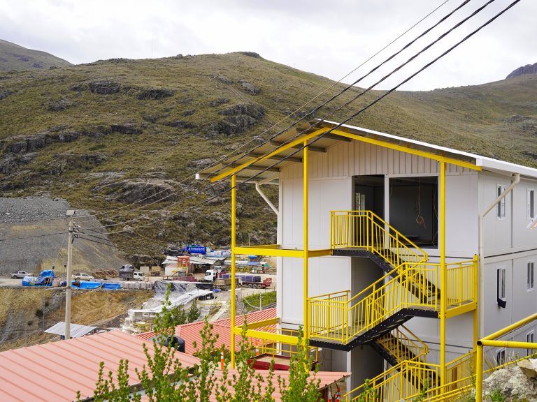 Lincuna inaugura nuevos módulos en campamento para fortalecer el bienestar de sus colaboradores 4 Modulos-Lincuna-3