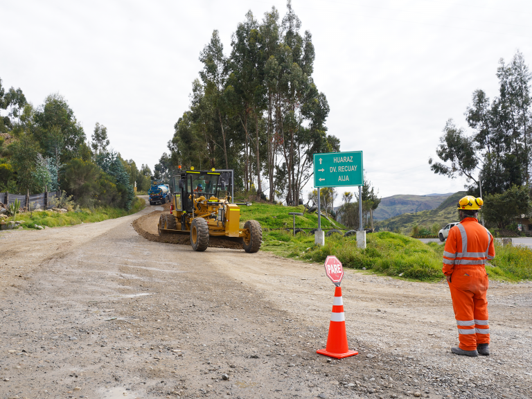 Iniciaron trabajos de mantenimiento de la vía Recuay – Aija para fortalecer la conectividad vial 3 Mantenimiento-vias-2026-2